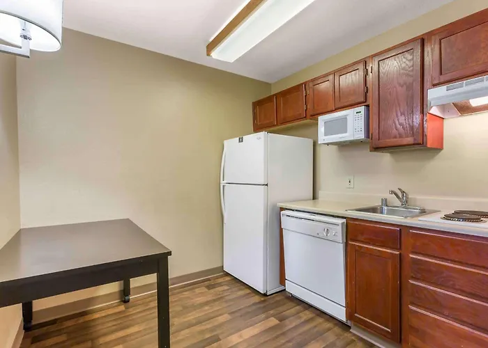 Extended America - - Midtown Hotel
